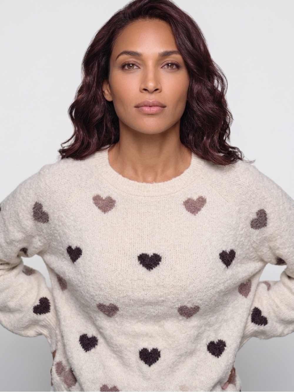 Reitmans Cream Crewneck Sweater with Heart Motif - Picture 4 of 6